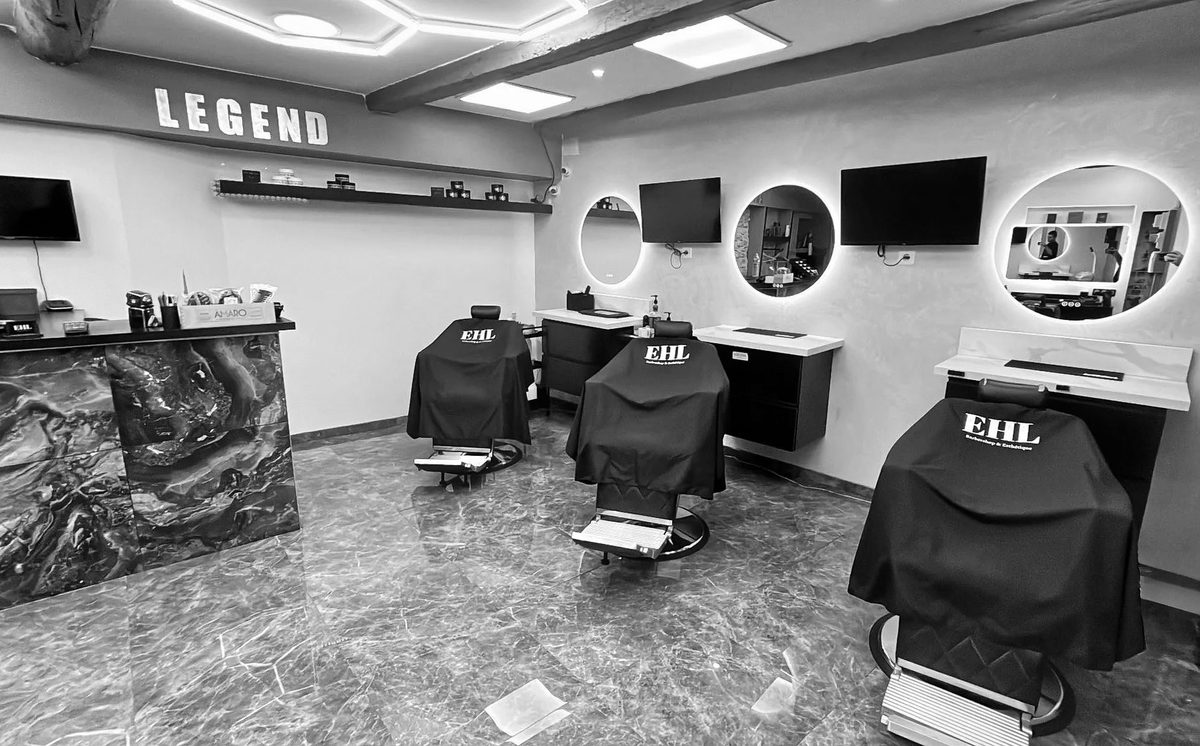 Exp' Hair Legend Barbershop — La Ciotat, salon avec fauteuils EHL